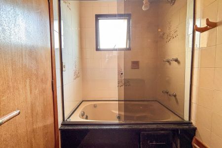 Apartamento para alugar com 200m², 3 quartos e 3 vagas Apartamento para alugar com 200m², 3 quartos e 3 vagasBanheiro da Suíte 2