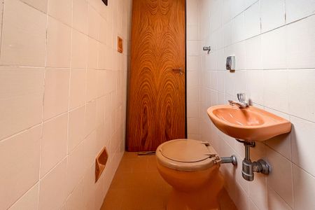 Apartamento para alugar com 200m², 3 quartos e 3 vagas Apartamento para alugar com 200m², 3 quartos e 3 vagasBanheiro de Serviço