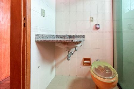Apartamento para alugar com 200m², 3 quartos e 3 vagas Apartamento para alugar com 200m², 3 quartos e 3 vagasBanheiro Social