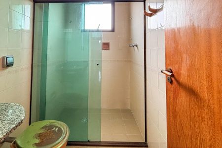 Apartamento para alugar com 200m², 3 quartos e 3 vagas Apartamento para alugar com 200m², 3 quartos e 3 vagasBanheiro Social