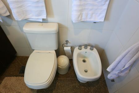 Apartamento à venda com 250m², 4 quartos e 4 vagasBanheiro da Suíte 4