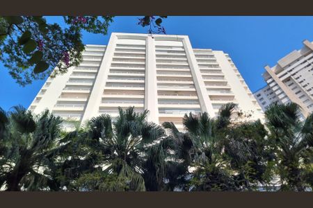 Apartamento à venda com 250m², 4 quartos e 4 vagasFachada