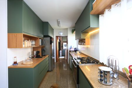 Apartamento à venda com 250m², 4 quartos e 4 vagascozinha