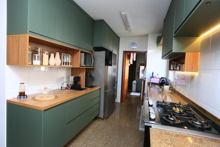 Apartamento à venda com 250m², 4 quartos e 4 vagascozinha
