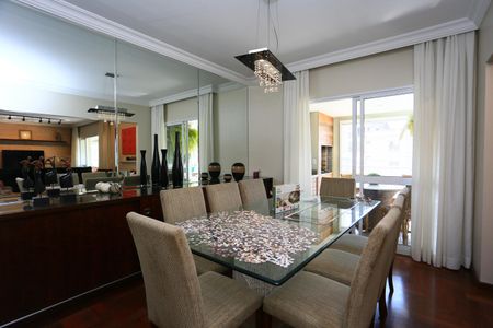 Apartamento à venda com 250m², 4 quartos e 4 vagasSala 