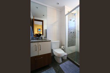 Apartamento à venda com 250m², 4 quartos e 4 vagasBanheiro da Suíte 2