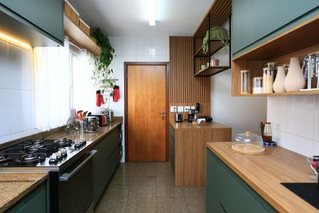 Apartamento à venda com 250m², 4 quartos e 4 vagascozinha