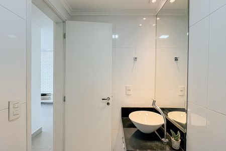 Apartamento à venda com 67m², 2 quartos e 1 vagaBanheiro Social