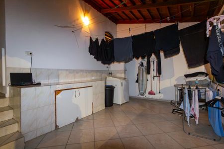 Casa à venda com 300m², 3 quartos e 4 vagasVaranda e área de serviço