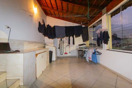 Casa à venda com 300m², 3 quartos e 4 vagasVaranda e área de serviço