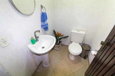 Casa à venda com 300m², 3 quartos e 4 vagasLavabo 2