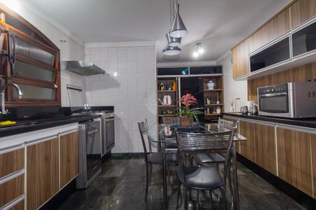 Casa à venda com 300m², 3 quartos e 4 vagasCozinha