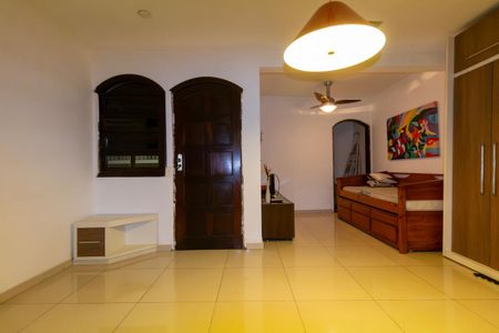 Casa à venda com 300m², 3 quartos e 4 vagasSala de jogos