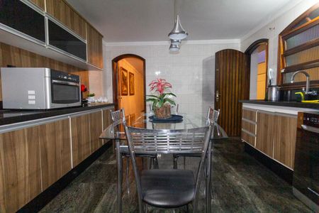 Casa à venda com 300m², 3 quartos e 4 vagasCozinha