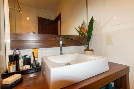 Casa à venda com 300m², 3 quartos e 4 vagasBanheiro 1