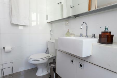 Apartamento à venda com 96m², 3 quartos e 2 vagasBanheiro da Suíte