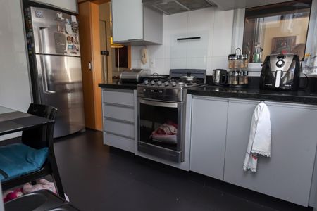 Apartamento à venda com 96m², 3 quartos e 2 vagasCozinha