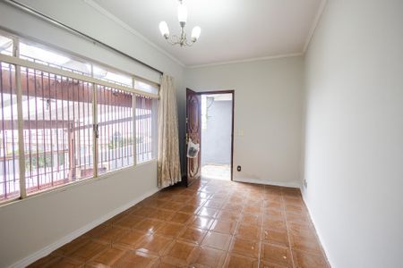 Casa à venda com 129m², 3 quartos e 2 vagasSala