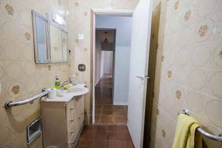 Casa à venda com 129m², 3 quartos e 2 vagasBanheiro