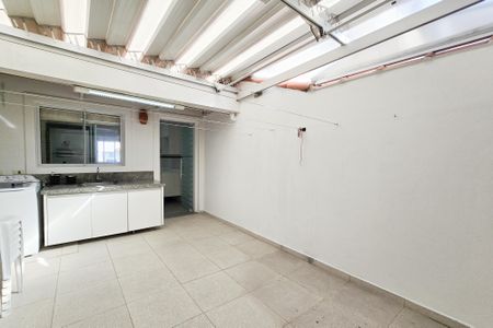 Casa de condomínio à venda com 127m², 3 quartos e 1 vagaÁrea de Serviço e Churrasqueira