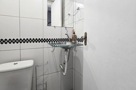 Casa de condomínio à venda com 127m², 3 quartos e 1 vagaLavabo