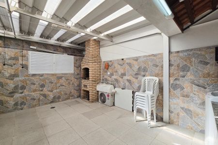 Casa de condomínio à venda com 127m², 3 quartos e 1 vagaÁrea de Serviço e Churrasqueira