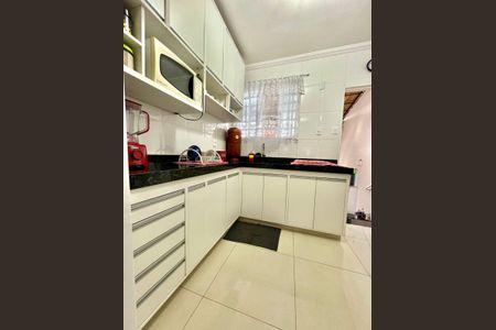 Casa à venda com 74m², 2 quartos e 2 vagas Casa à venda com 74m², 2 quartos e 2 vagasCozinha