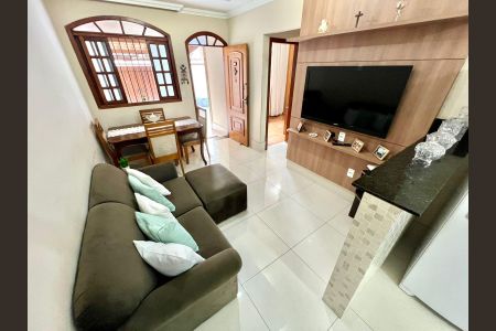 Casa à venda com 74m², 2 quartos e 2 vagas Casa à venda com 74m², 2 quartos e 2 vagasSala