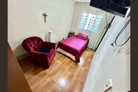 Casa à venda com 74m², 2 quartos e 2 vagas Casa à venda com 74m², 2 quartos e 2 vagasQuarto 1 - Suíte