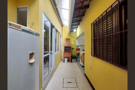 Casa para alugar com 80m², 2 quartos e 1 vagaQuintal