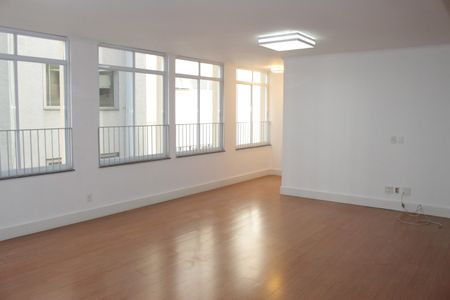 Apartamento à venda com 154m², 4 quartos e 1 vagaSala