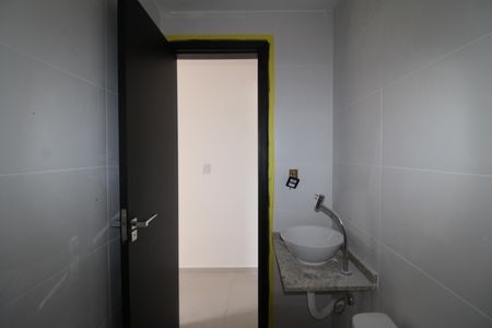 Banheiro de apartamento à venda com 1 quarto, 33m² em Parada Inglesa, São Paulo