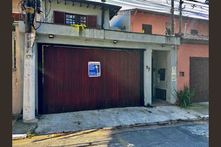 Casa à venda com 209m², 3 quartos e 2 vagasFachada