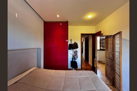 Casa à venda com 209m², 3 quartos e 2 vagasQuarto 1