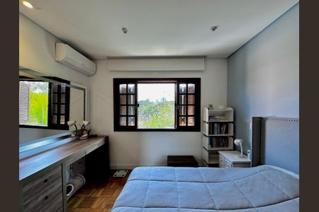 Casa à venda com 209m², 3 quartos e 2 vagasQuarto 1