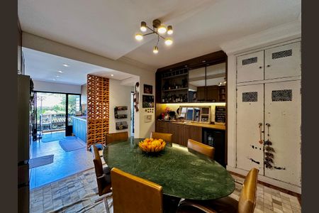 Casa à venda com 209m², 3 quartos e 2 vagasCozinha