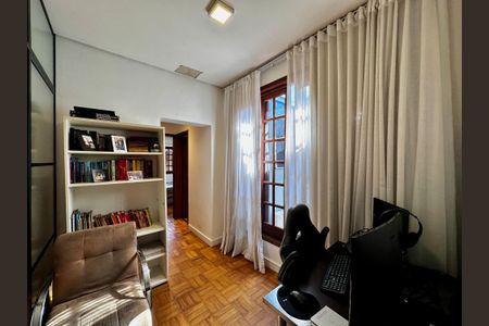 Casa à venda com 209m², 3 quartos e 2 vagasCorredor Quartos