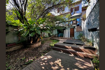 Casa à venda com 209m², 3 quartos e 2 vagasQuintal