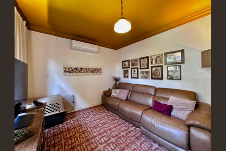 Casa à venda com 209m², 3 quartos e 2 vagasSala