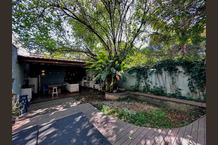 Casa à venda com 209m², 3 quartos e 2 vagasQuintal