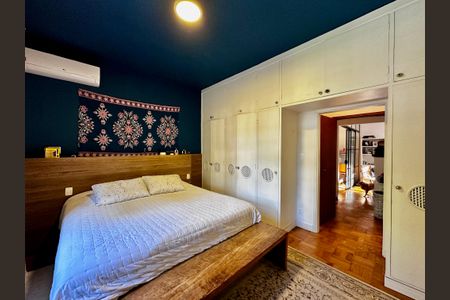 Casa à venda com 209m², 3 quartos e 2 vagasSuíte