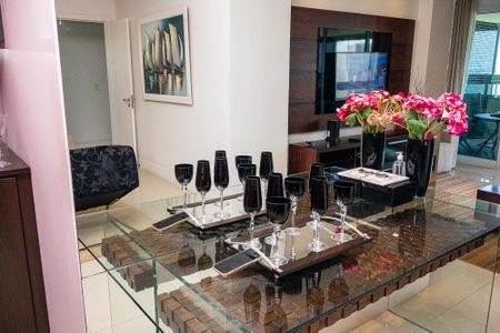 Apartamento para alugar com 243m², 5 quartos e 3 vagasSala