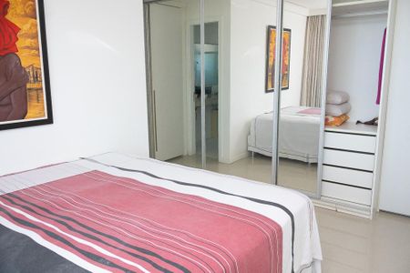 Apartamento para alugar com 243m², 5 quartos e 3 vagasCloset do quarto 2