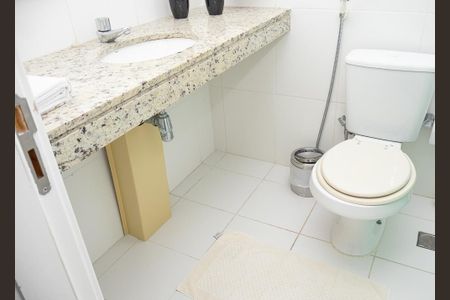 Apartamento para alugar com 243m², 5 quartos e 3 vagasBanheiro da Suíte 4