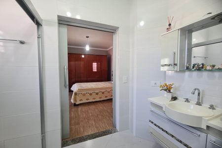 Casa à venda com 120m², 3 quartos e 3 vagasBanheiro da Suíte 3