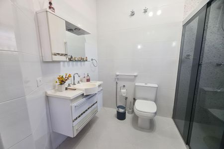 Casa à venda com 120m², 3 quartos e 3 vagasBanheiro da Suíte 3