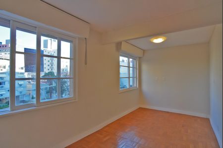 Sala de apartamento à venda com 2 quartos, 75m² em Bela Vista, Porto Alegre