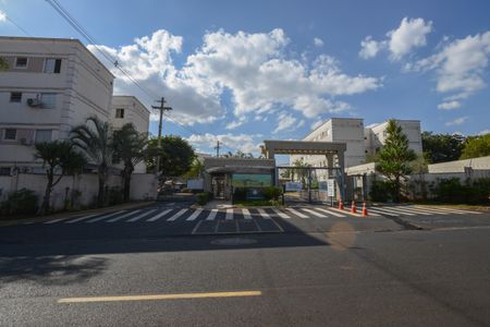 Apartamento para alugar com 45m², 2 quartos e 1 vaga Apartamento para alugar com 45m², 2 quartos e 1 vagaFachada e portaria