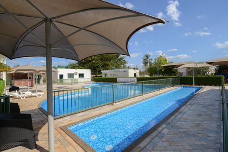 Apartamento para alugar com 45m², 2 quartos e 1 vaga Apartamento para alugar com 45m², 2 quartos e 1 vagaÁrea comum - Piscina