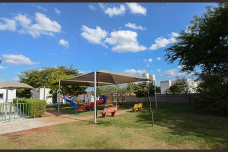 Apartamento para alugar com 45m², 2 quartos e 1 vaga Apartamento para alugar com 45m², 2 quartos e 1 vagaÁrea comum - Playground